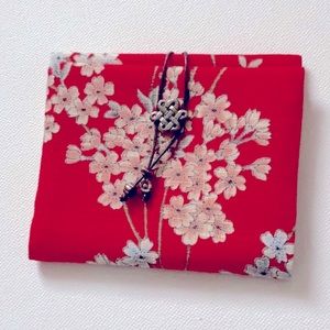 ⭐️HOST PICK 🥳 New Beautiful Cherry Blossom Tissue Pouch